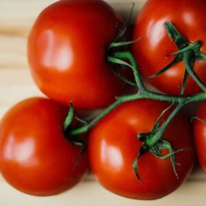 food-wood-tomatoes-5884173b3df78c2ccd4497b4